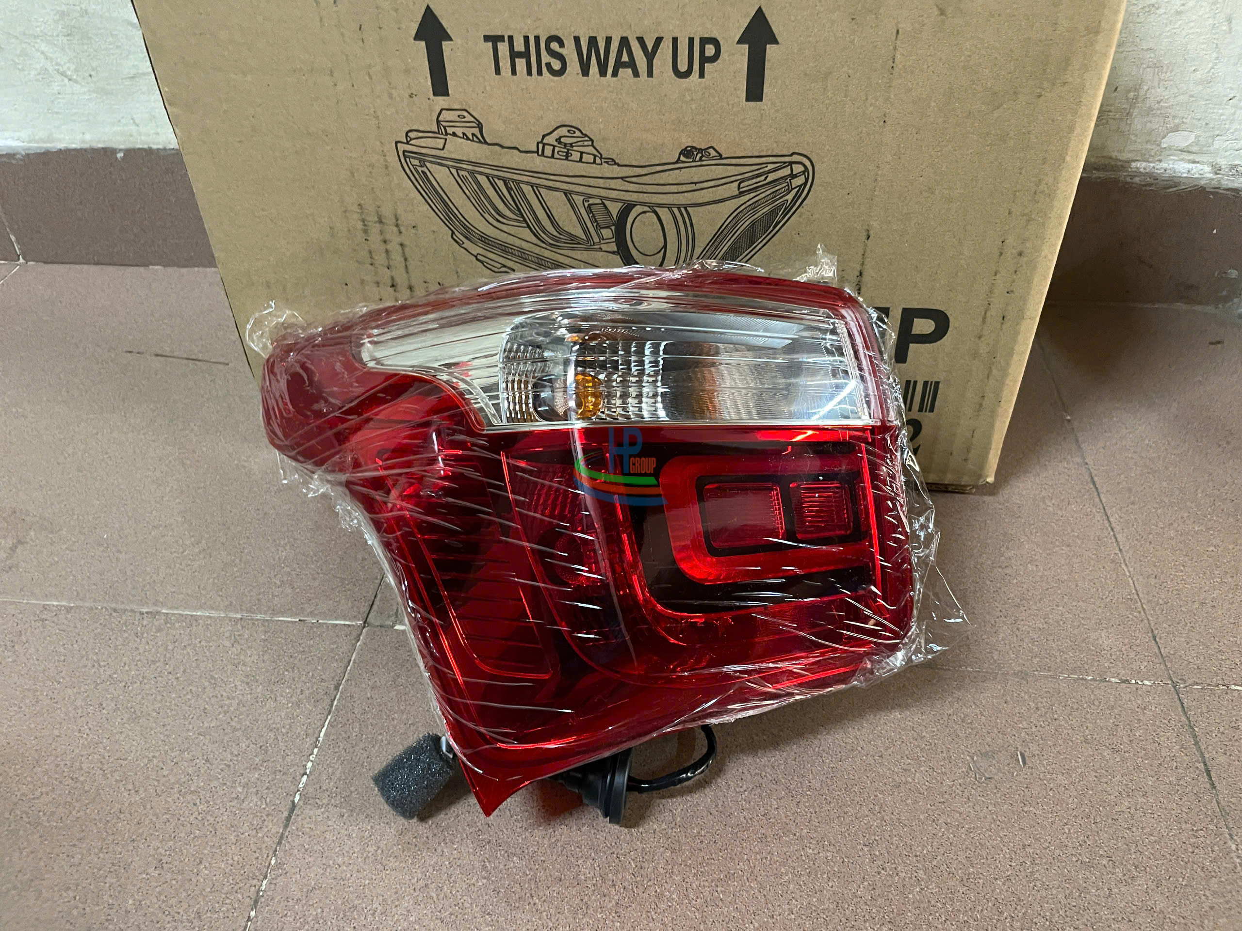 ĐÈN HẬU LH GRAND I10 2017 2018 MÃ 92401B4700