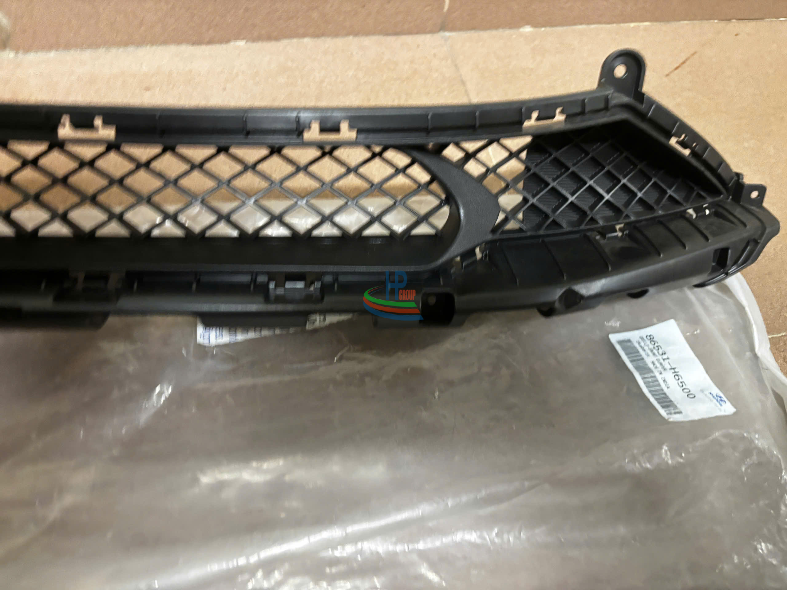 LƯỚI GIÓ BA ĐỜ SỐC HYUNDAI ACCENT 2018-2024 MÃ 86531-H6500