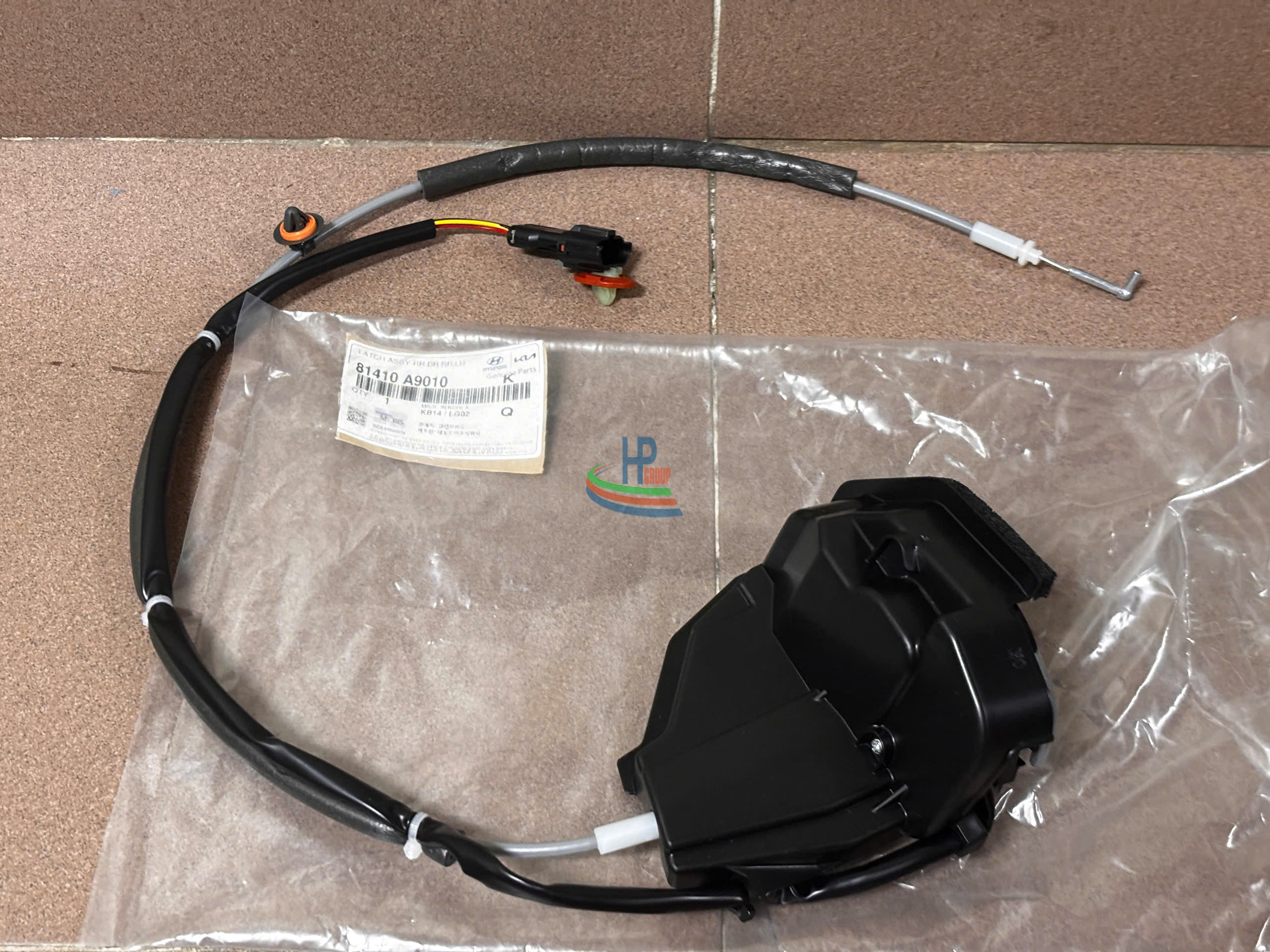 Ổ ngậm khóa Kia Sedona 2015-2017 Chính hãng