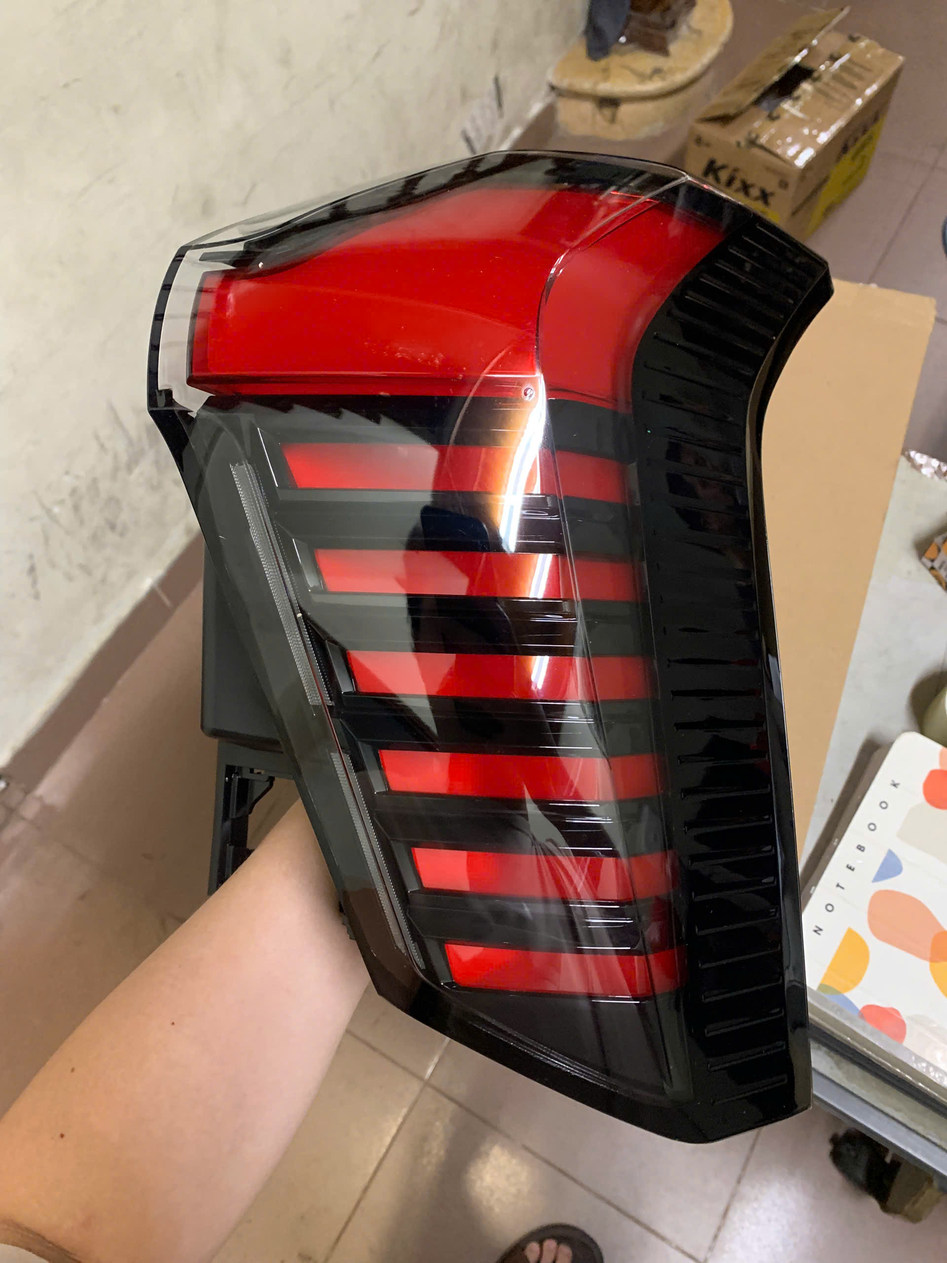 Đèn hậu ngoài bên phụ Mitsubishi Destinator (2025-2026) (mã 26550C000P)