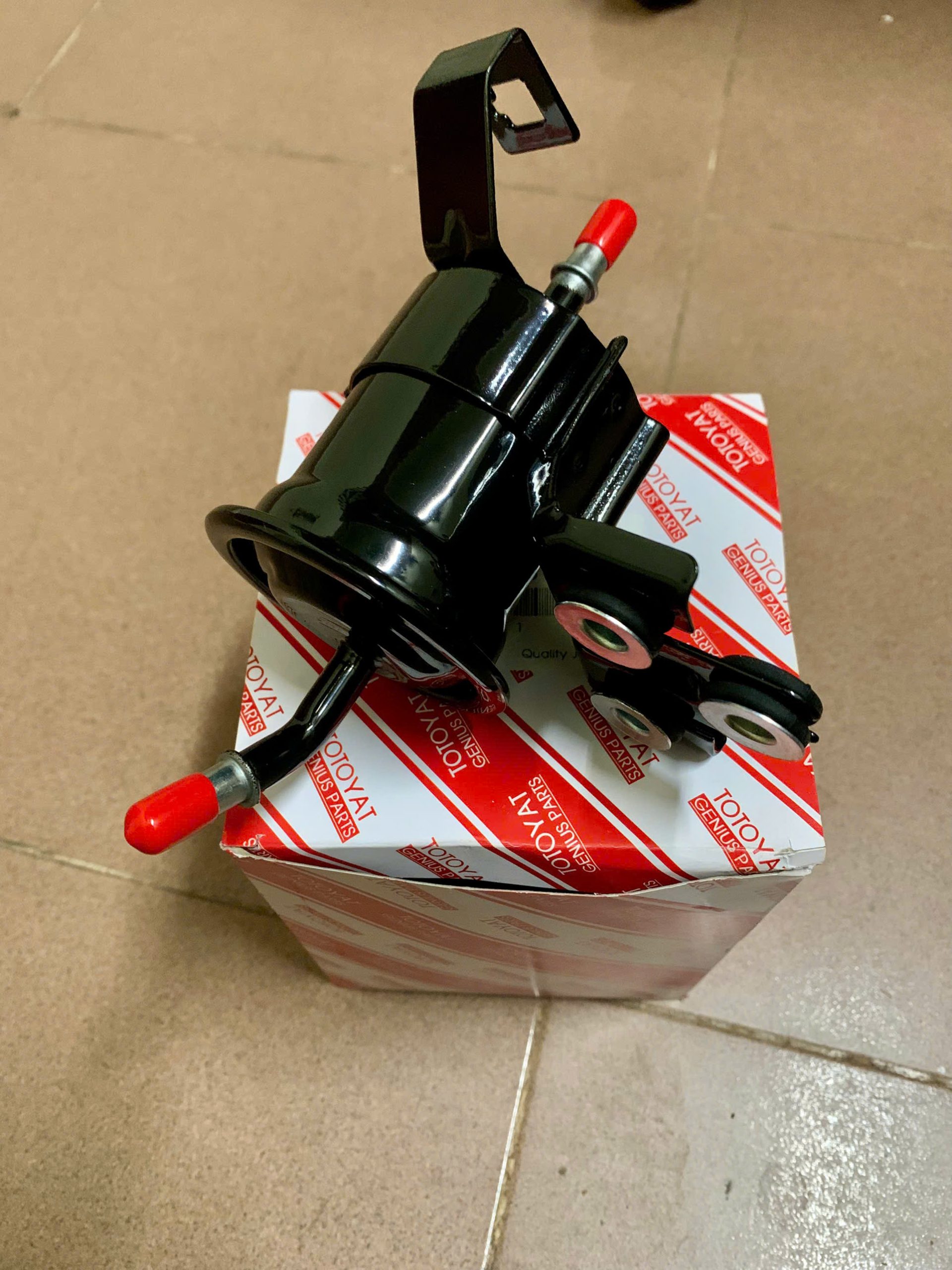 Lọc nhiên liệu Toyota Innova, Toyota Fortuner, Toyota Hilux (mã 23300-75140)